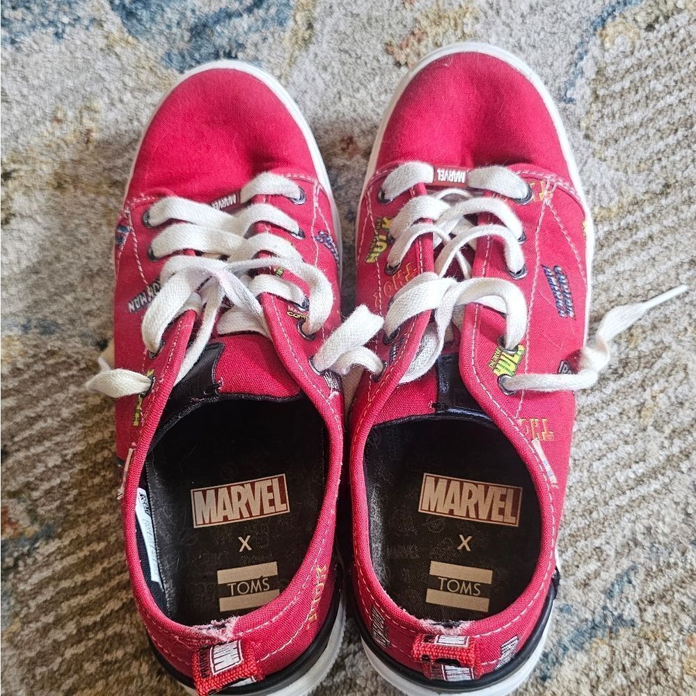 Toms Marvel Tennis Shoes Sz 6.5. Red With Black Leather Details - Picture 5 of 9